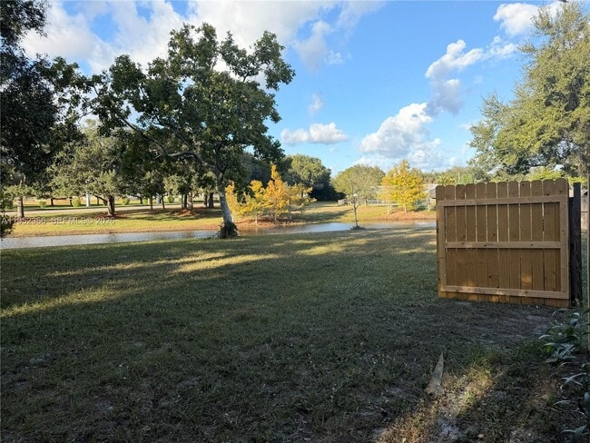 Building Photo - 1822 SE Oxmoor Ct