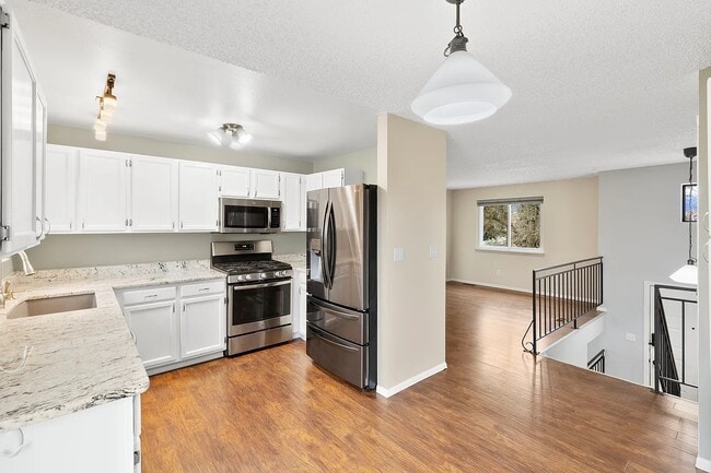 Building Photo - 1245 Bayberry Dr