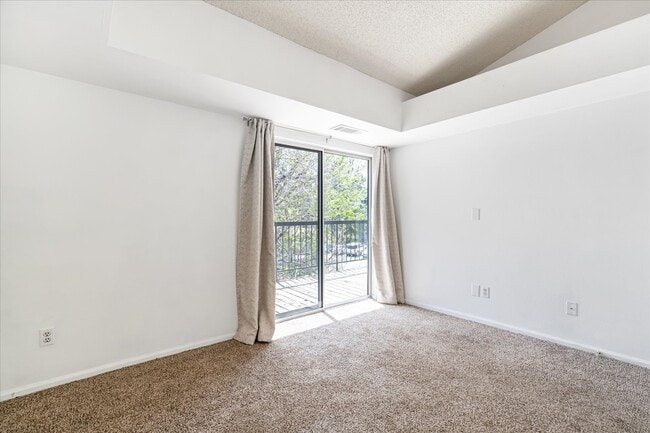 Building Photo - 2575 S Syracuse Way