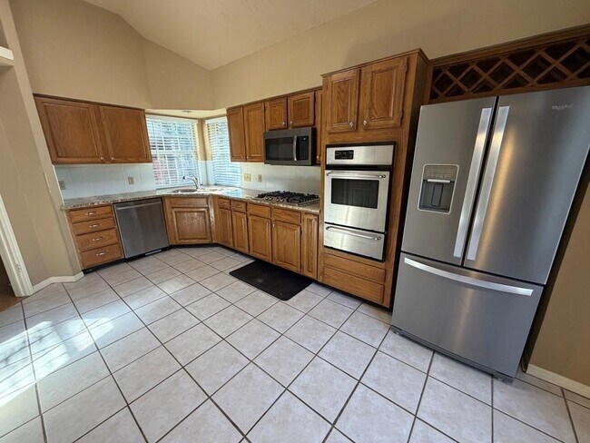 Building Photo - 5913 Shanghai Pierce Rd