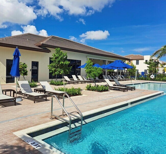 Building Photo - 246 NE 208th Ter