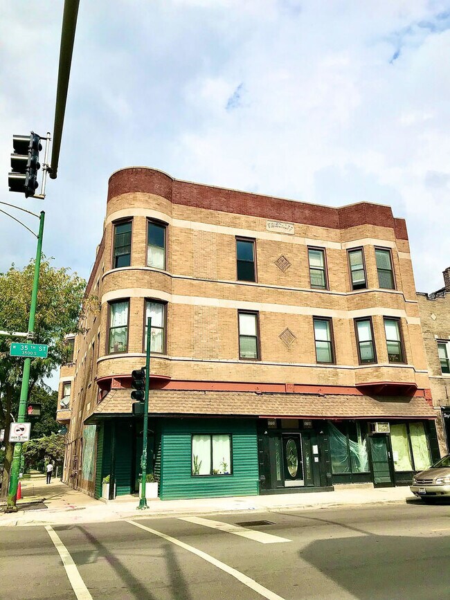 Primary Photo - 1758 W 35th St