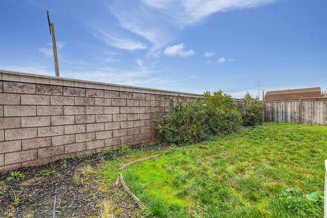Building Photo - 10476 Siltstone Way