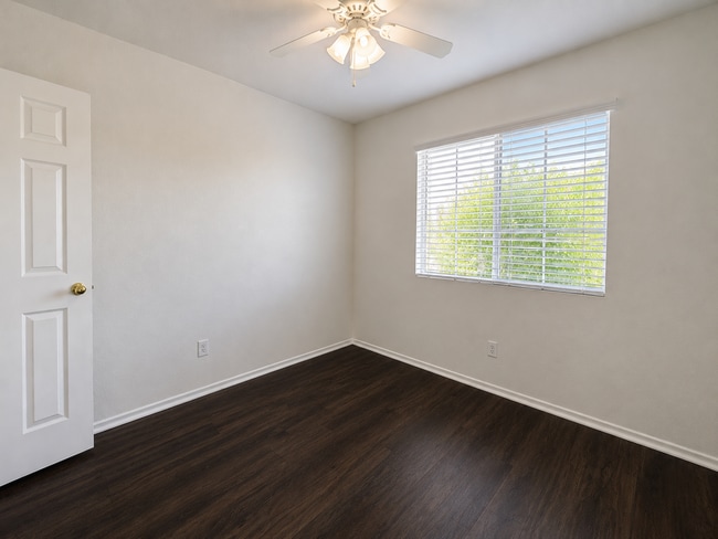 Building Photo - Newly Updated 3 Bedroom Condo in Gated Community in Murrieta