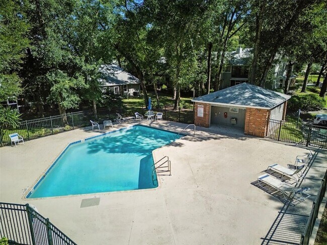 Building Photo - 525 Oak Haven Dr