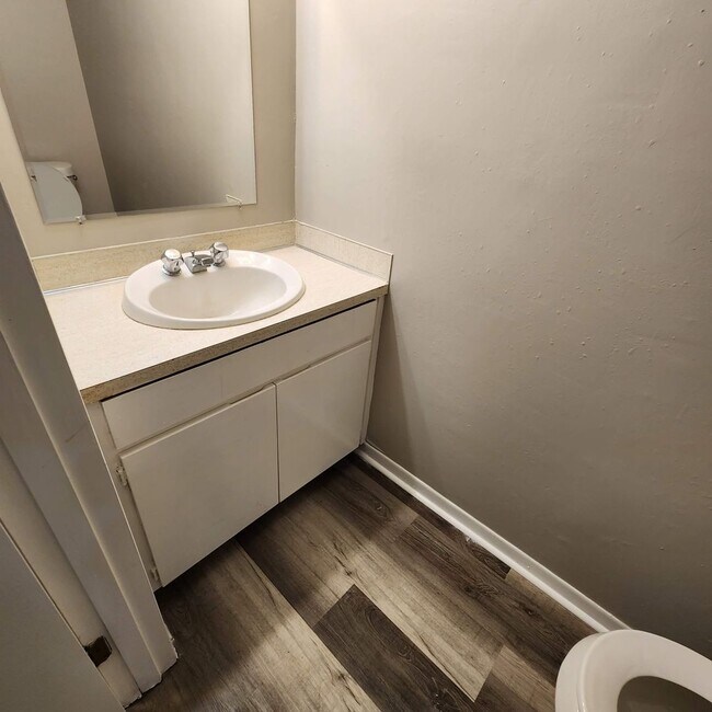 Building Photo - NEW PRICE! NEW UPDATES, YOU CANNOT BEAT THIS ONE!