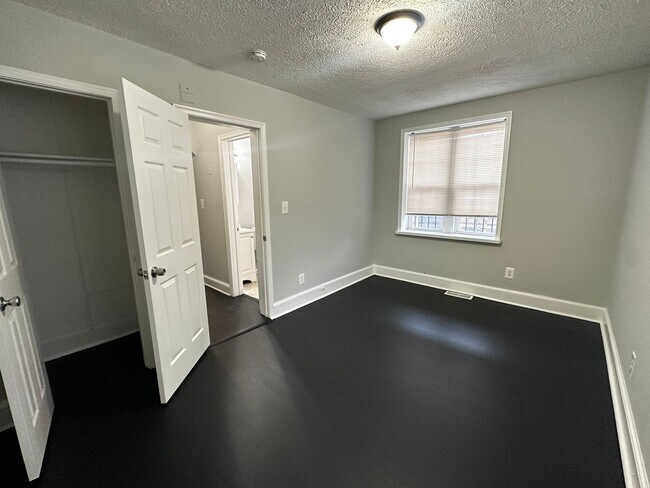 Building Photo - 4632 Hillside Rd SE