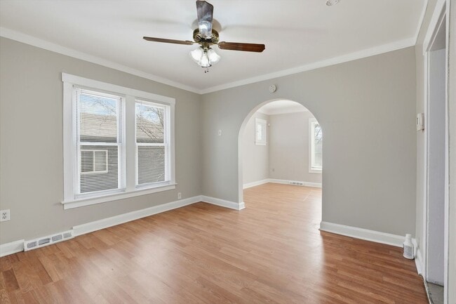 Building Photo - 1301 E Muir Ave