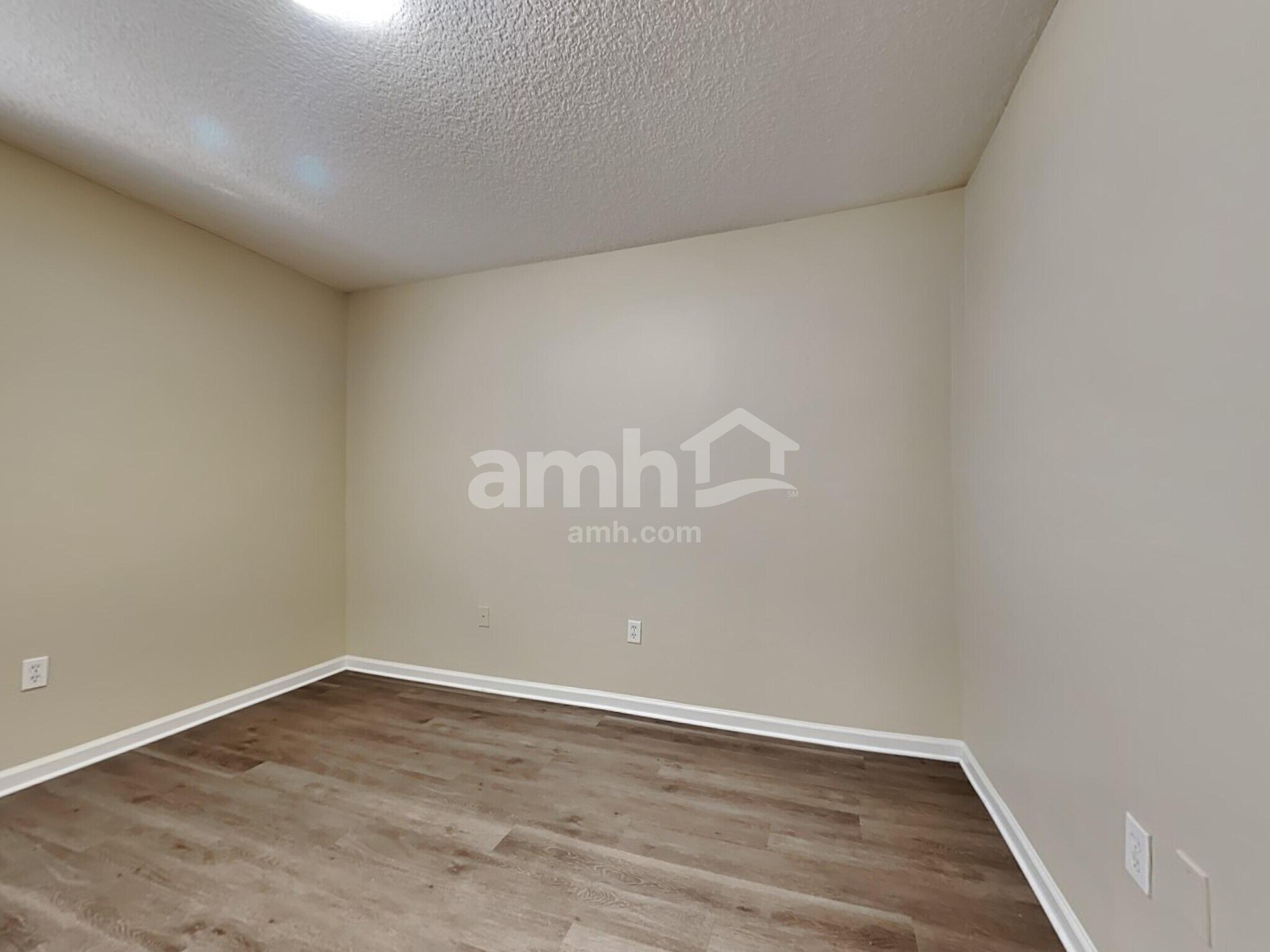 Building Photo - 809 Crystal Spring Way