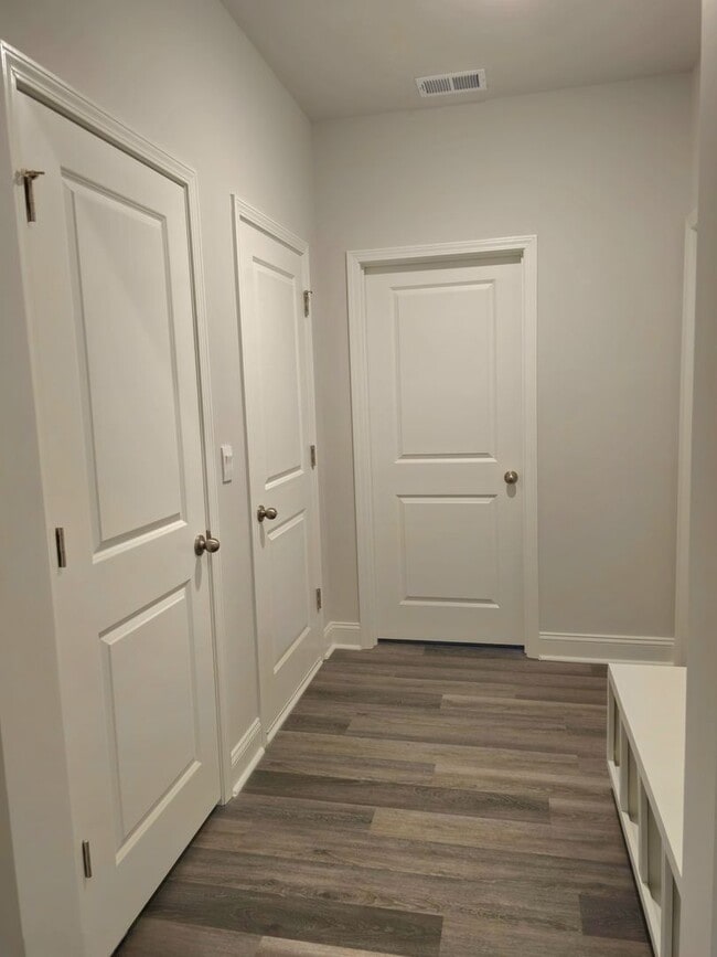 Building Photo - Live the Dream: Luxury Golf Course Living Awaits!
