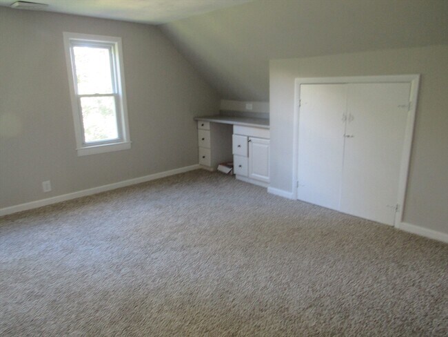 Building Photo - 19 Chapman St