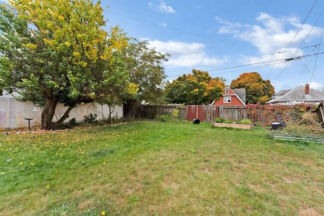 Building Photo - 1517 W Nora Ave