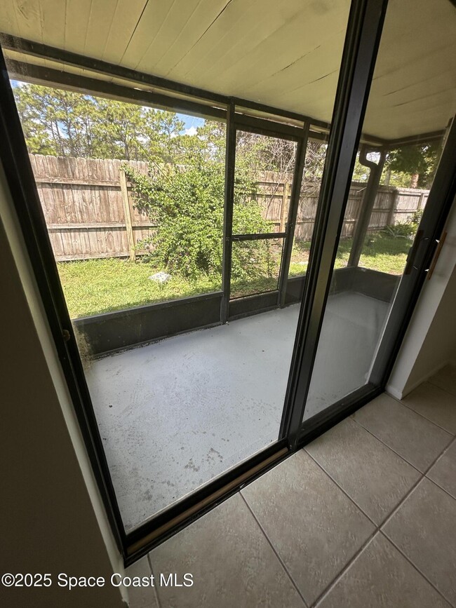 Building Photo - 3694 Brentwood Ct