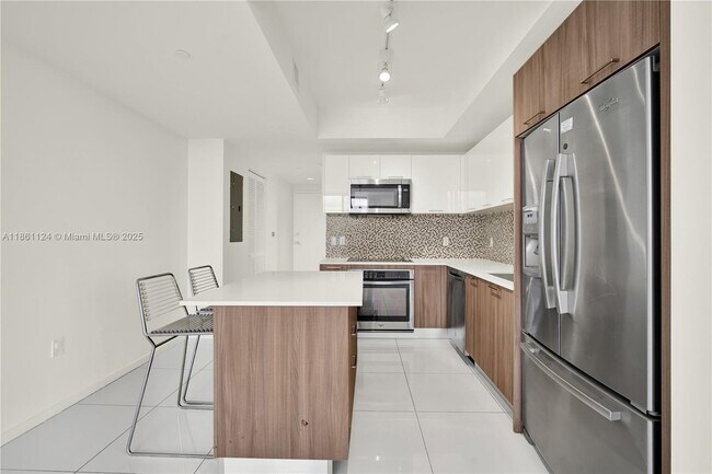 Building Photo - 5300 Paseo Blvd