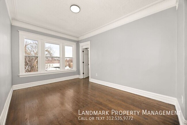 Building Photo - 1843 W 54th St