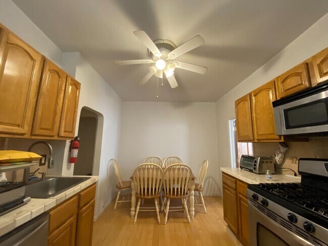 Building Photo - 325 79th St