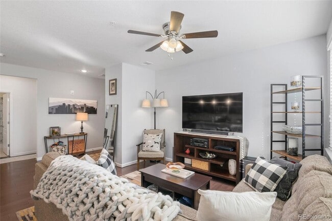 Building Photo - Gorgeous ground level Condo with Detached Garage | Pets Welcome | Detached Garage Included