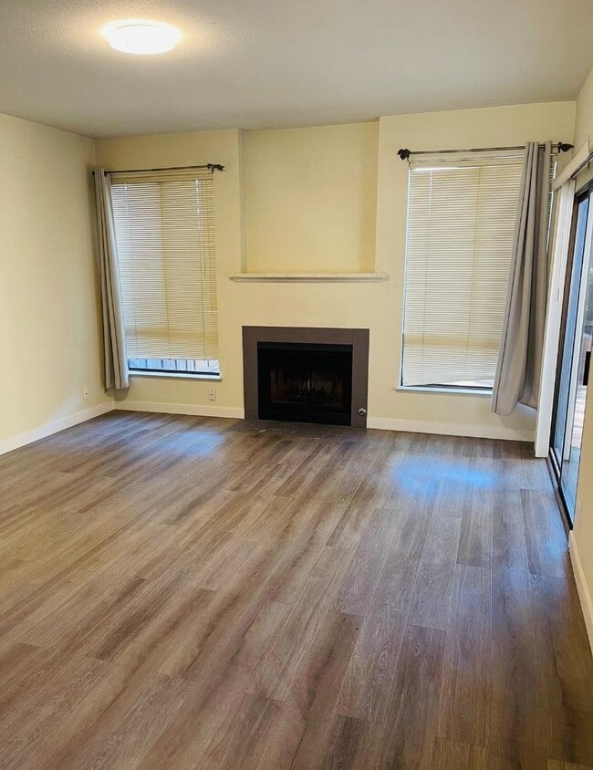Building Photo - 2101 Darnis Cir
