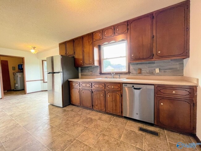 Building Photo - 112 Hazelwood Dr