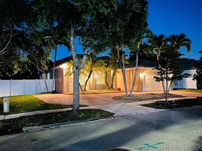 Building Photo - 12725 NW 18th Ct