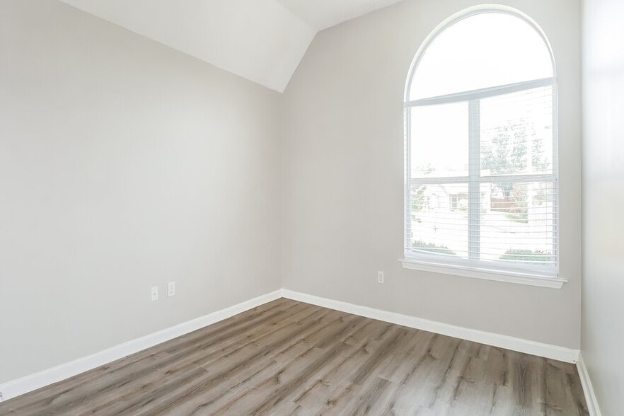 Building Photo - 6181 Braybourne Main