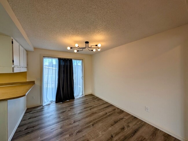 Building Photo - 3-Bedroom Home w/ 2-Car Garage & Fenced-In Backyard