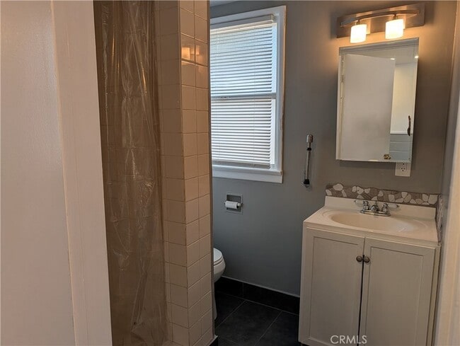 Building Photo - 6220 1/2 S Fairfax Avenue Unit