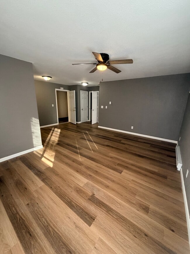 Building Photo - Maple Ave Apartments