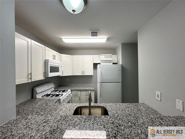Building Photo - 610 Edpas Rd