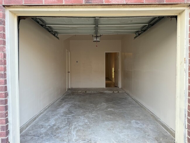 Building Photo - 6410 Waldron Dr