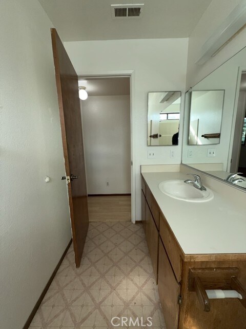 Building Photo - 10 Royale Ave