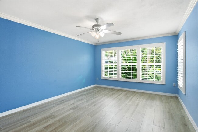 Building Photo - 2453 Egret Blvd