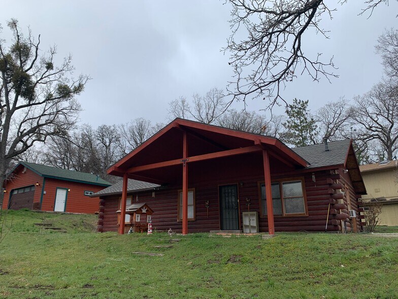 Building Photo - 17891 Alps Dr