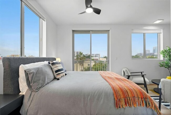 Building Photo - 650 SW 1st St