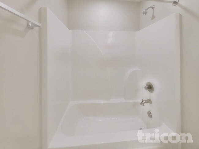 Building Photo - 716 Cedar Ln