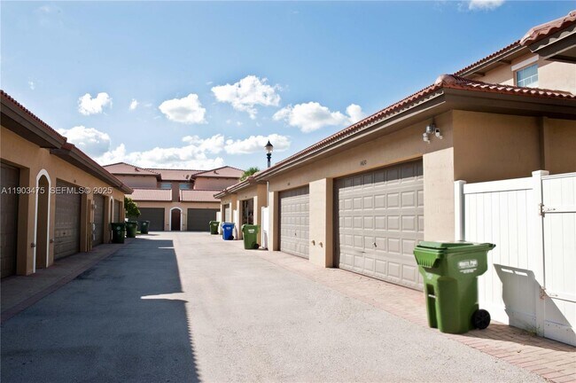 Building Photo - 14620 SW 15th St