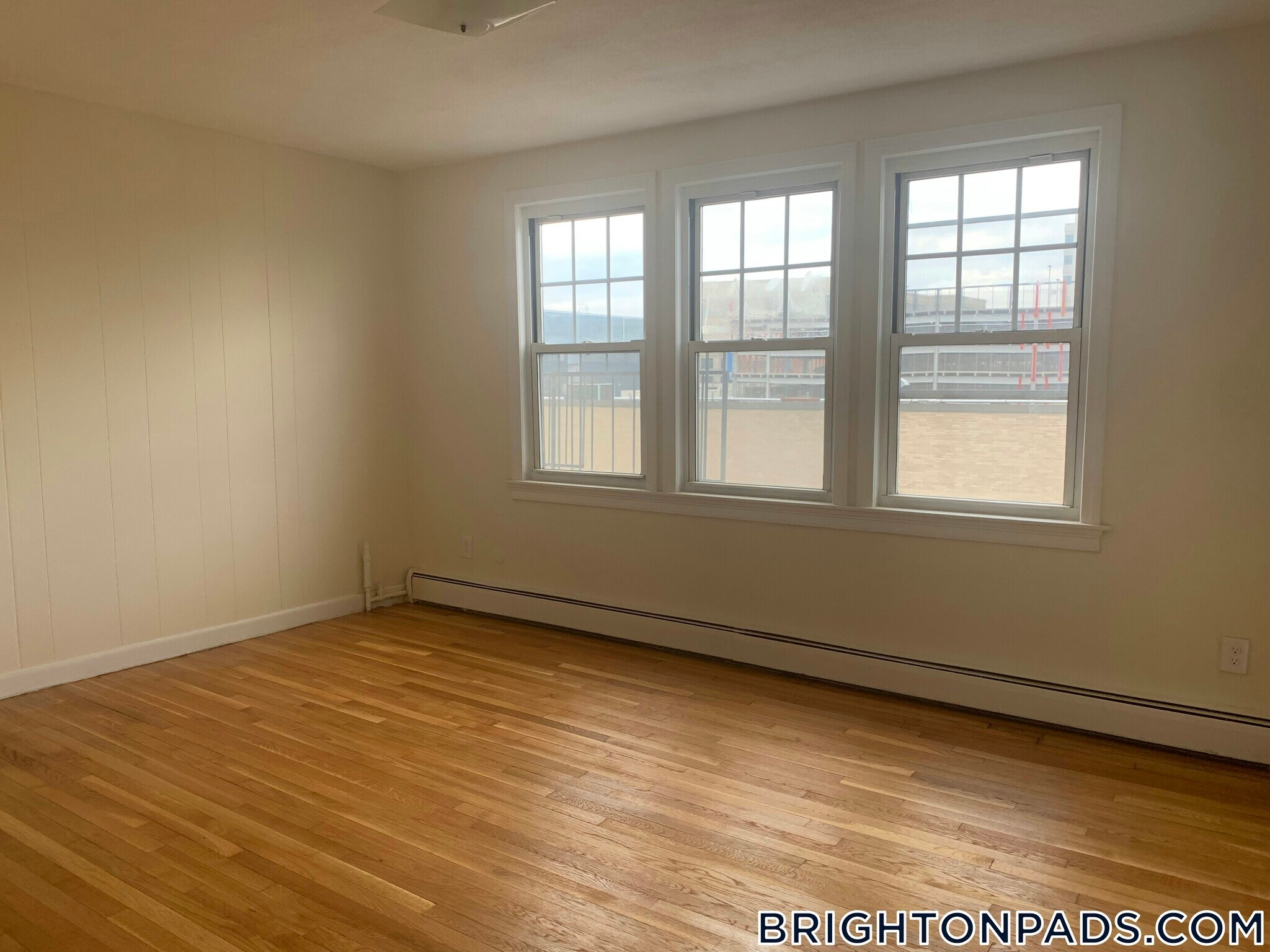 Building Photo - 172 N Beacon St