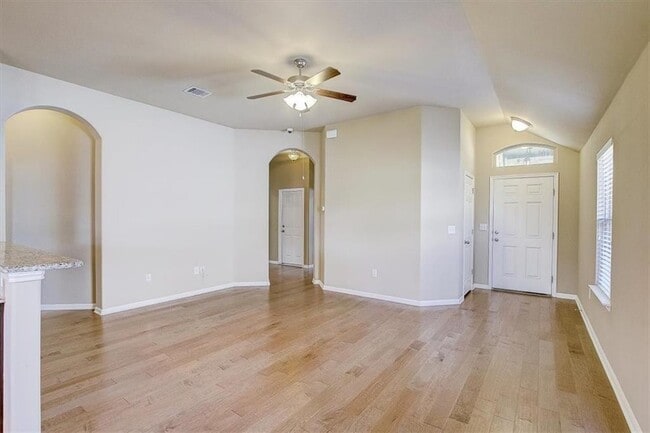 Building Photo - 2005 Alyssas Dr