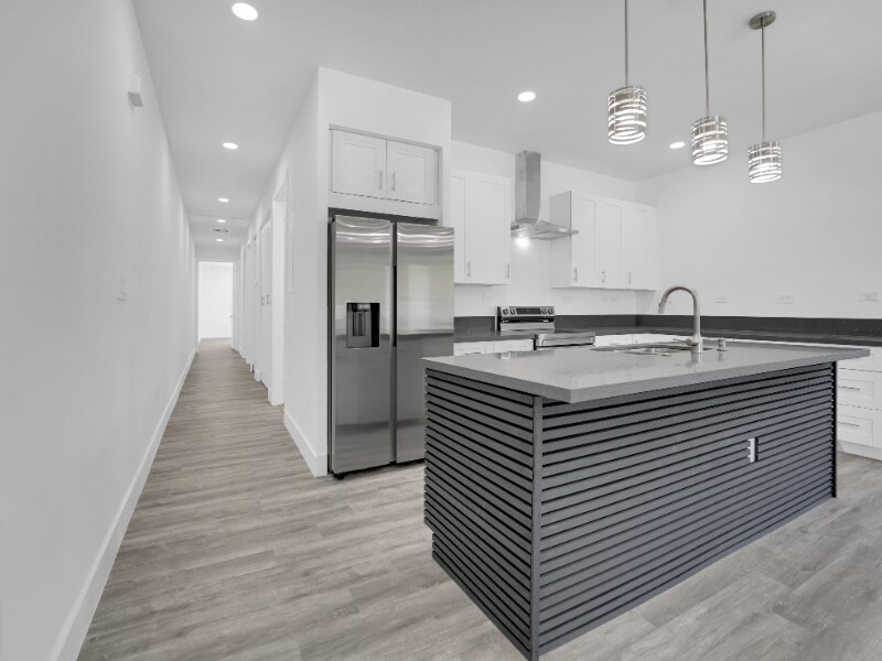 Building Photo - 760 SW 10th St