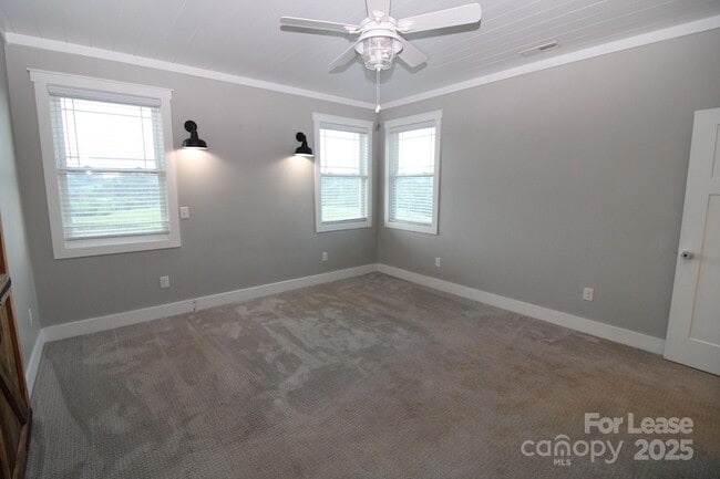 Building Photo - 1355 Bear Creek Rd