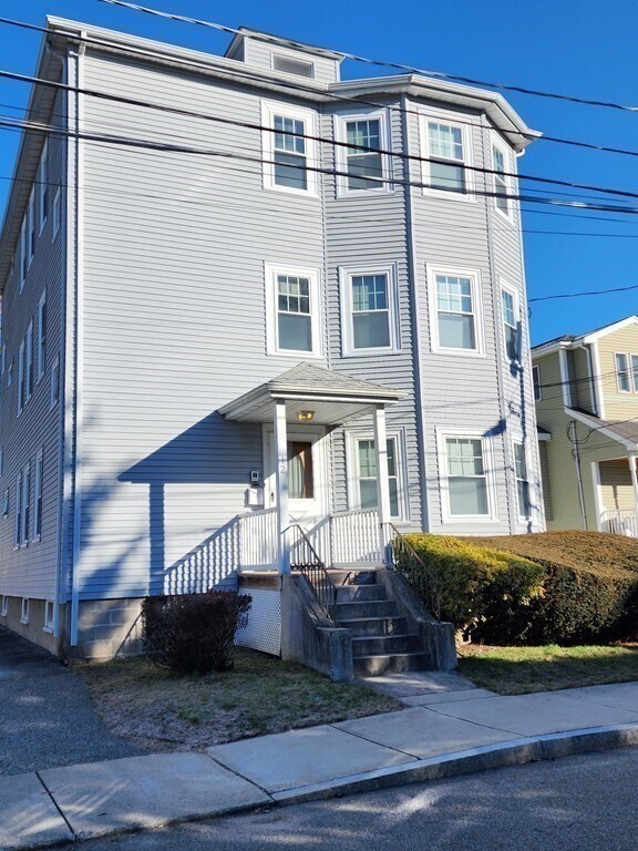 Building Photo - 12 St James Ave