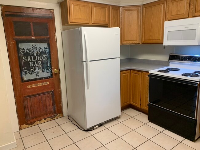 Building Photo - 1209 7th St E