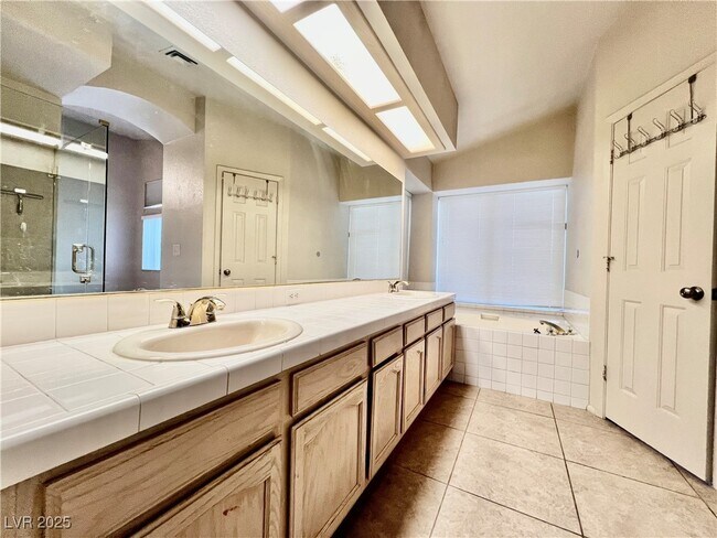 Building Photo - 8420 Airmont Ct