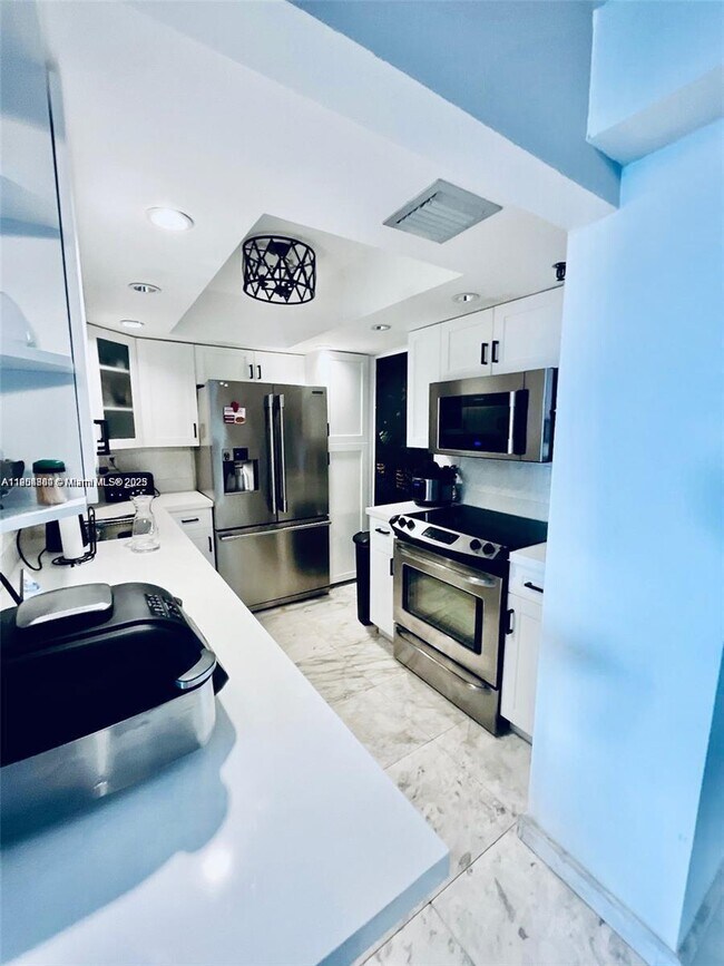 Building Photo - 20355 NE 34th Ct