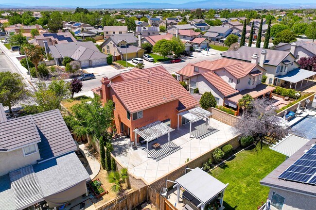 Building Photo - 45322 Pickford Ave