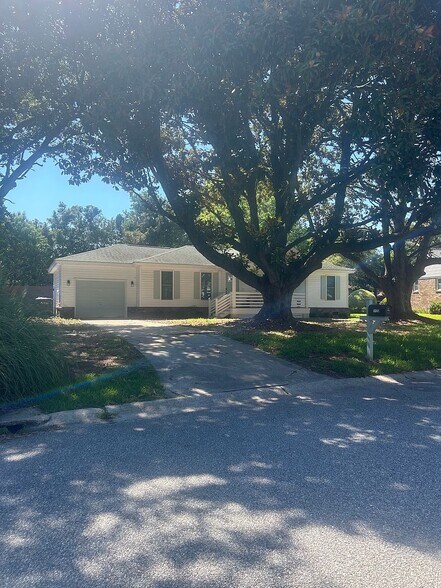 Building Photo - 1126 Shoreside Way