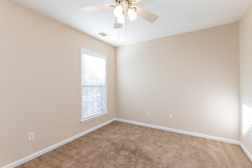 Building Photo - 6365 Whirlaway Dr