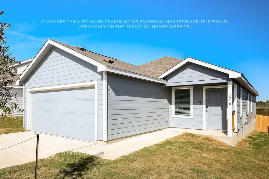 Building Photo - 3218 Roslyn Grist