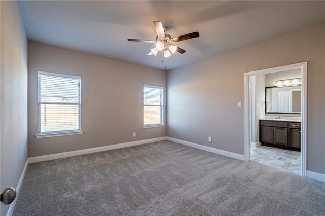 Building Photo - 604 Sycamore Dr