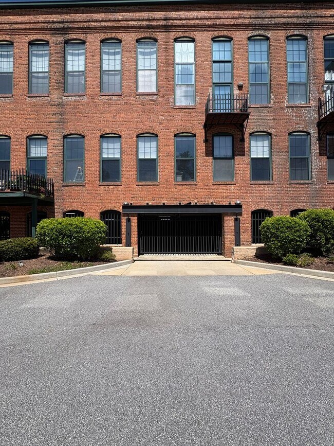 Building Photo - Lovely 2 Bedroom 2 full Bath Historical  Condo in Downtown Easley! Lawn Care and Trash Pickup inc...